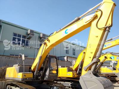 青島市出租徐工XE230挖掘機(jī),攻城兵工程機(jī)械網(wǎng)